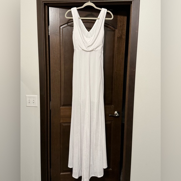 Velvet v-neck mermaid gown - Picture 3 of 6